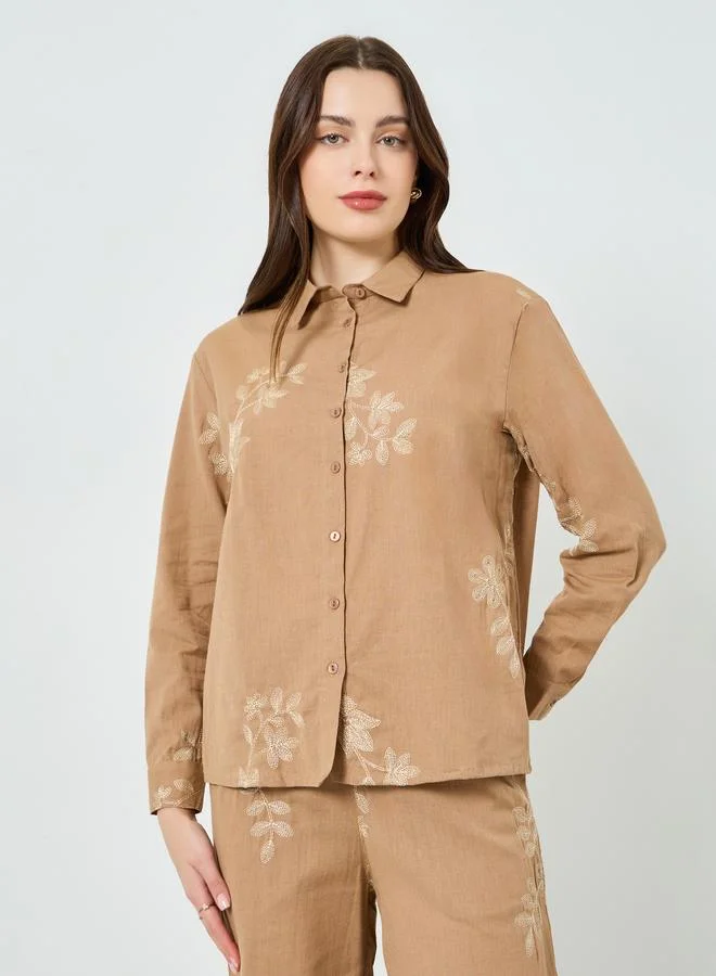 ستايلي طقم منسق من بنطال وبلوزة بتفاصيل مُطرّزة